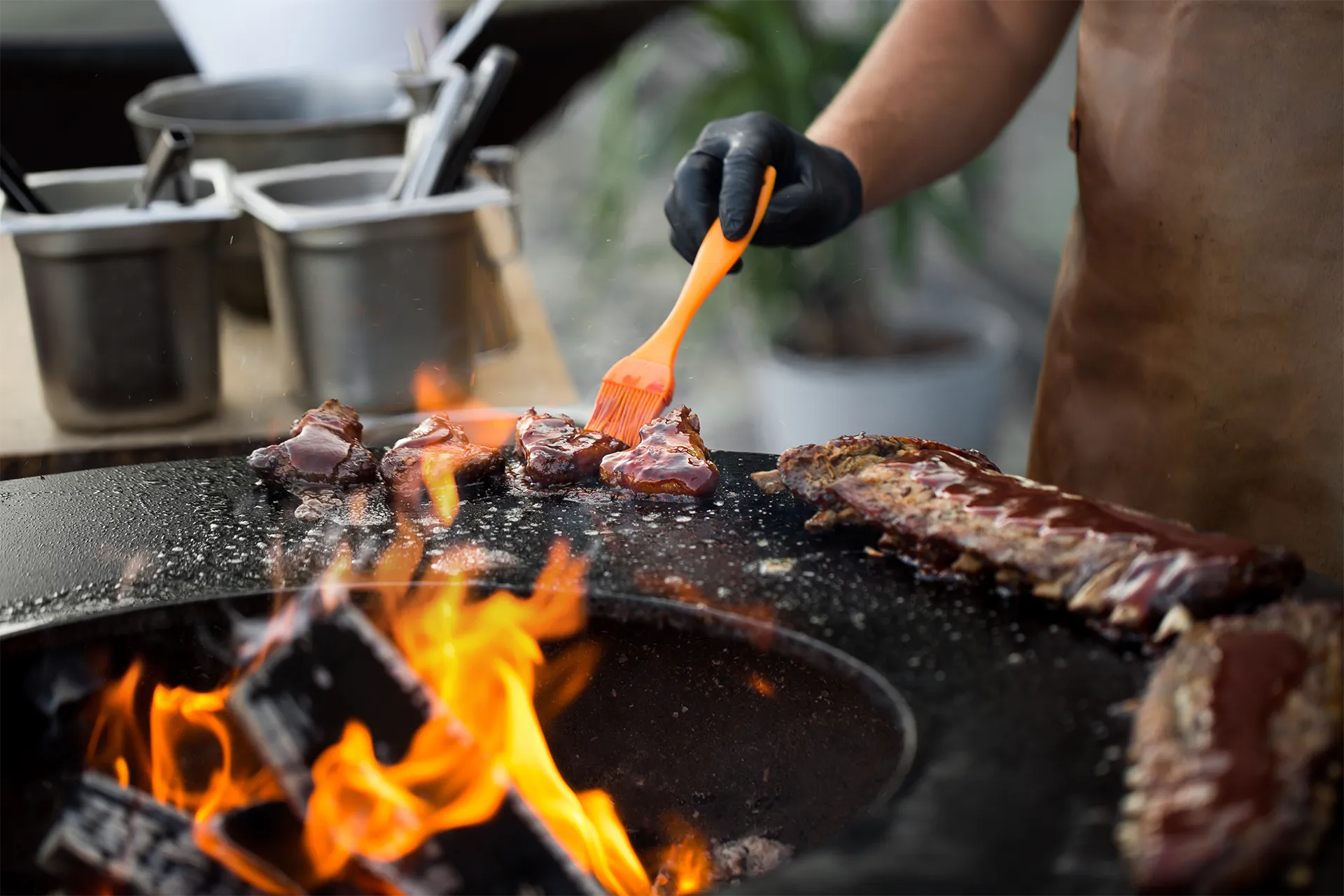 Verzorgde barbecue catering op locatie met de ofyr